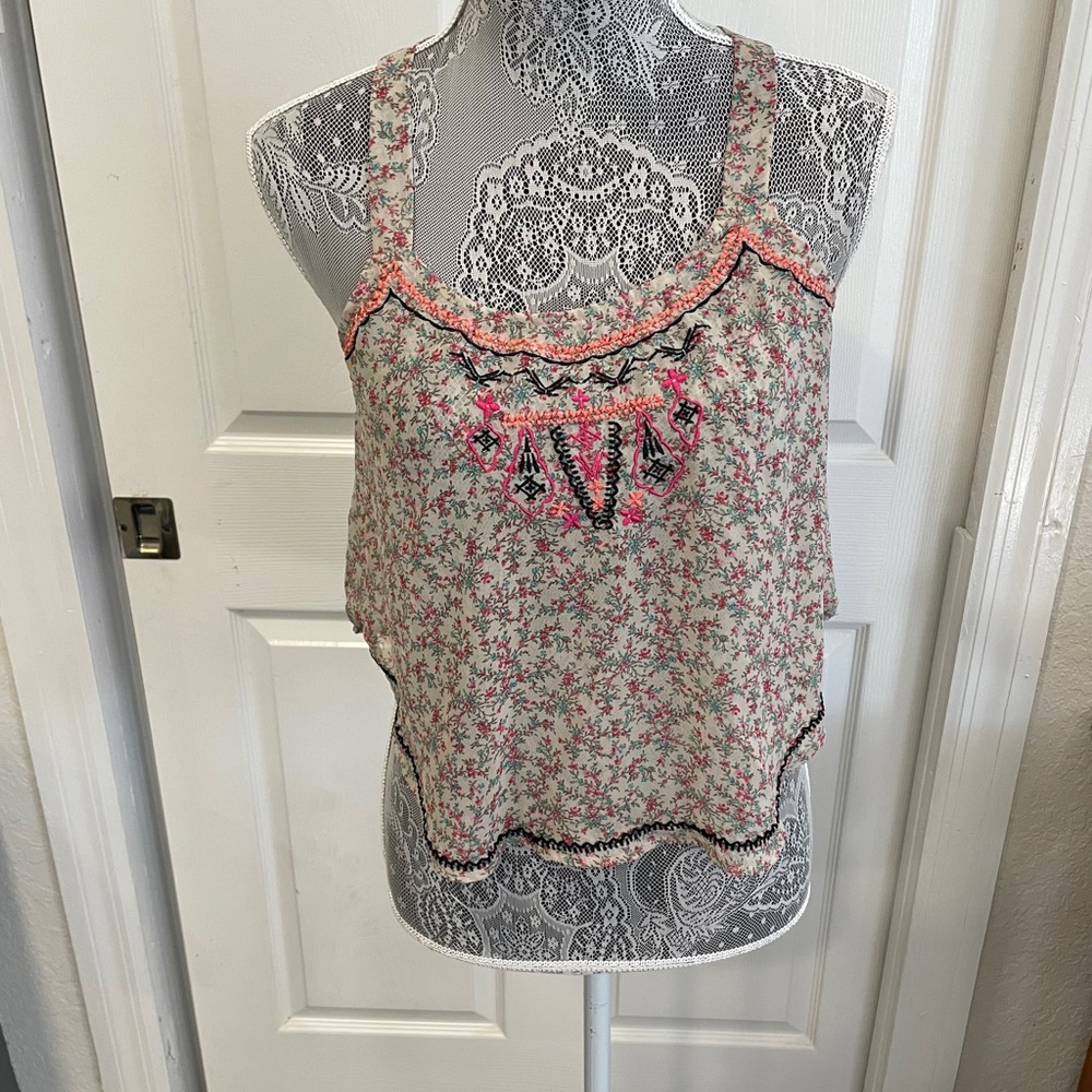 LOVE SQUARED FLOWY FLORAL TANK SZ S